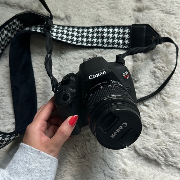 Cannon EOS t5 camera + 76-300mm lens and case - Picture 2 of 5